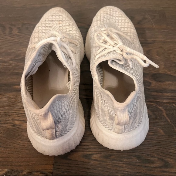 AVIA White Sneaker Womens Size 9 - Picture 4 of 5